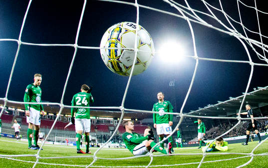 Jönköpings Robert Gojani och Fredric Fendrich deppar