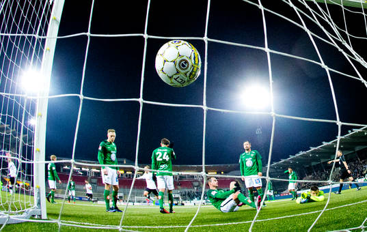 Jönköpings Robert Gojani och Fredric Fendrich deppar