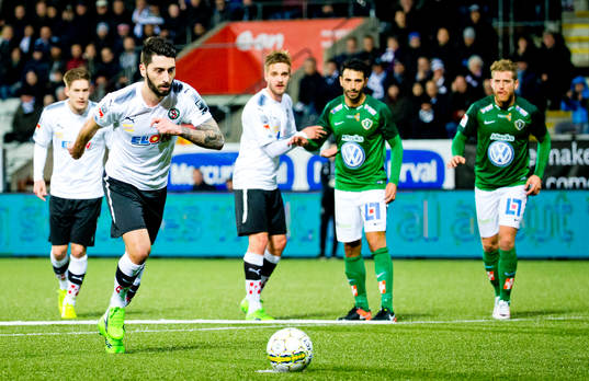 Örebros Nahir Besara gör 2-1 på straff