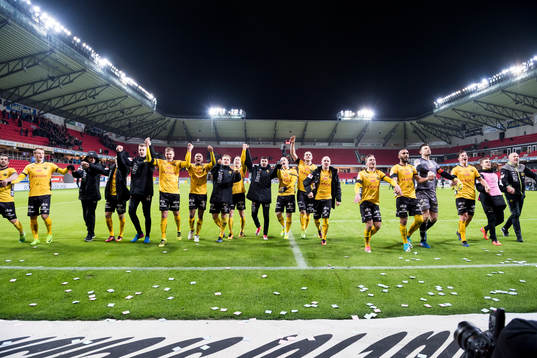 Elfsborgs spelare tackar supportrarna