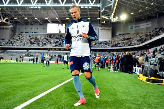 Djurgårdens Gustav Engvall värmer upp