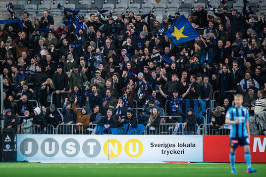 Sirius supportrar jublar