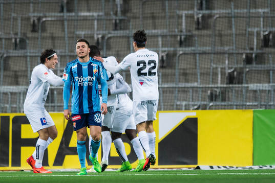 Djurgårdens Kerim Mrabti  deppar medan Sirius Kingsley