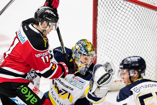 s målvakt Linus Söderström och Malmö Redhawks Lukas