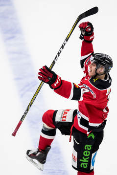 Malmö Redhawks Carl-Johan Lerby jublar