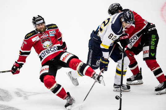 s Kevin Stenlund mot Malmö Redhawks Mathias Tjärnqvist