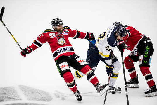 s Kevin Stenlund mot Malmö Redhawks Mathias Tjärnqvist