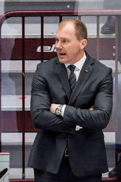s tränare Johan Lindbom