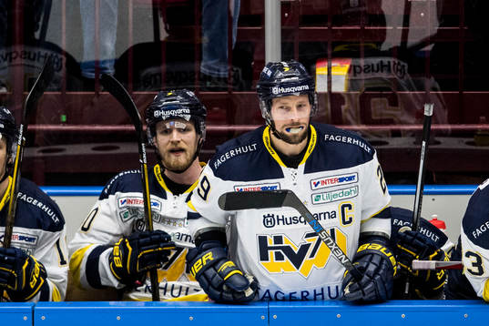 s Chris Abbott deppar i båset