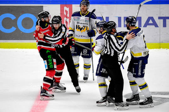 Slagsmål utbryter
