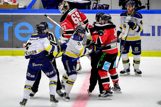 Slagsmål utbryter