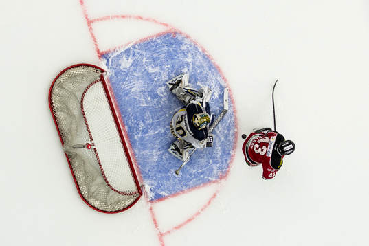 Malmö Redhawks Nichlas Hardt styr in det matchavgörande