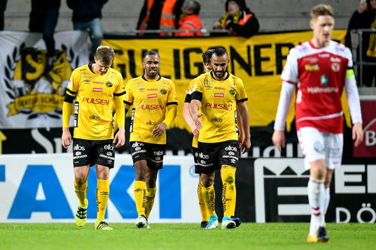 Elfsborgs Issam Jebali jublar med lagkamrater