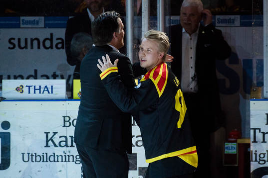 Brynäs presenterar nyförvärvet Henrik Larsson före