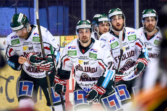 Frölundas Patrik Carlsson jublar med lagkamrater