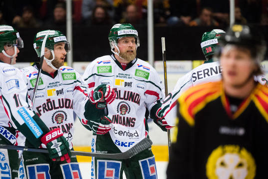 Frölundas  Casey Wellman och Sean Bergenheim  jublar