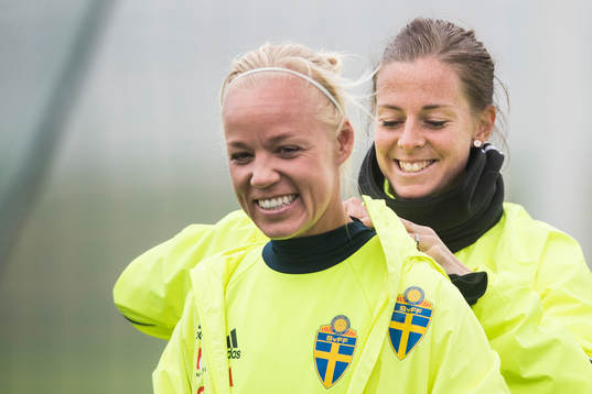 Caroline Seger och Lotta Schelin