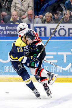 s Oscar Sundh och Malmö Redhawks Rhett Rakhshani