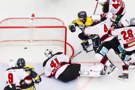s Filip Sandberg gör mål till 4-1