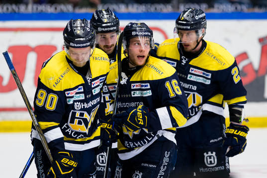 s Filip Sandberg jublar
