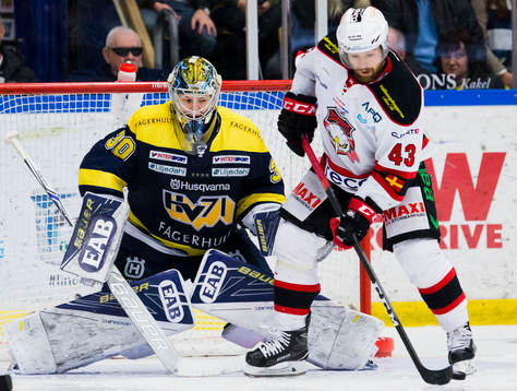s målvakt Linus Söderström mot Malmö Redhawks Nichlas