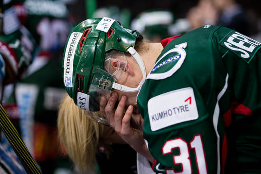 Frölundas Nicklas Lasu mår dåligt