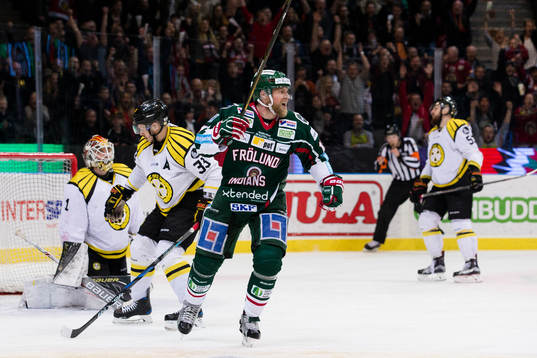 Frölundas Sean Bergenheim jublar