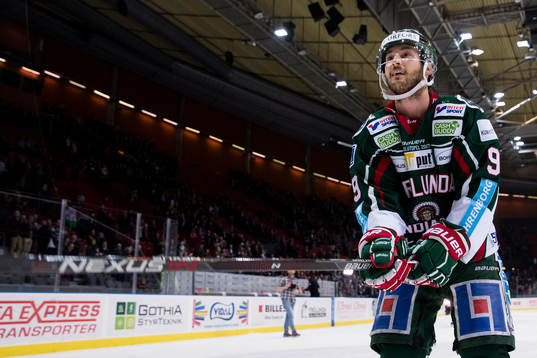 Frölundas Casey Wellman jublar och tackar publiken