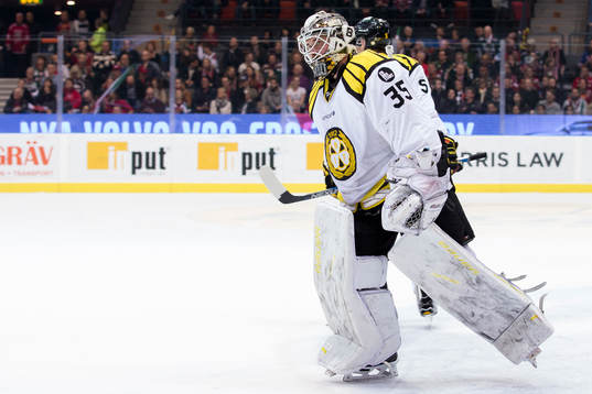 Brynäs målvakt David Rautio blir utbytt
