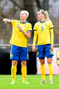 Sveriges Nilla Fischer och Linda Sembrant deppar
