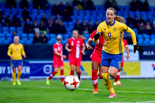 Sveriges Kosovare Asllani