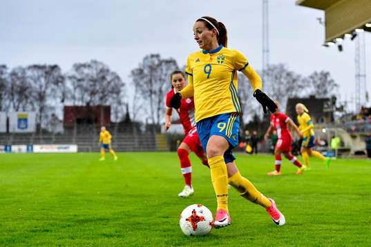 Sveriges Kosovare Asllani
