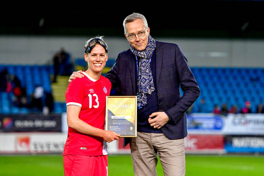 Kanadas Sophie Schmidt fick pris som matchens lirare