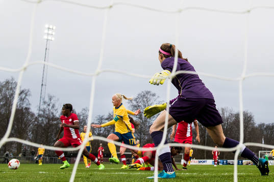 Sveriges Caroline Seger oroar vid Kadeisha Buchanan och