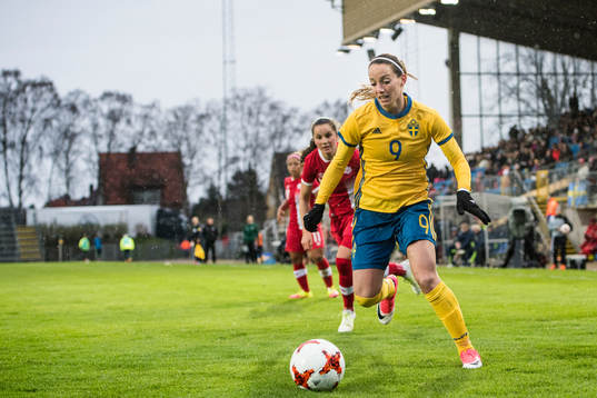 Sveriges Kosovare Asllani