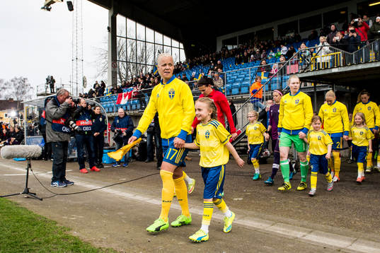 Sveriges Caroline Seger gör entre