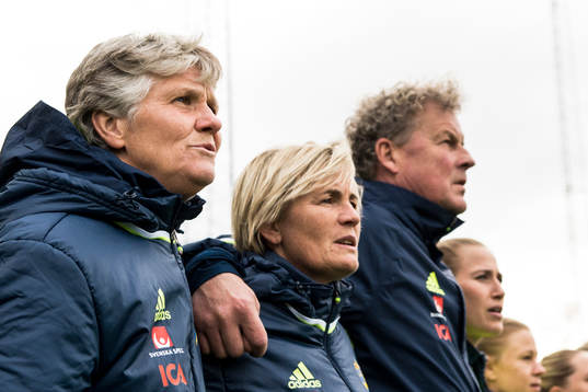 Sveriges förbundskapten Pia Sundhage, assisterande