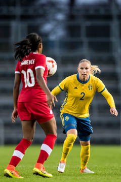 Sveriges Jonna Andersson och Kanadas Ashley Lawrence