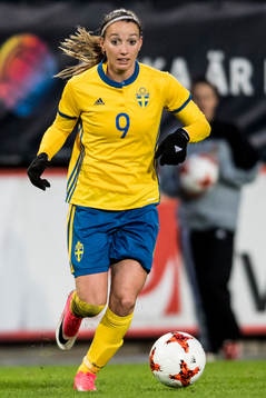 Sveriges Kosovare Asllani