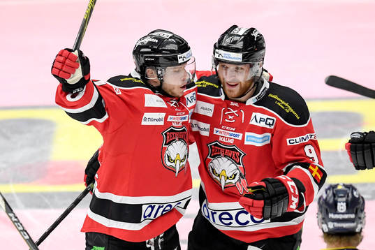 Malmö Redhawks Erik Forssell och Frederik Storm jublar
