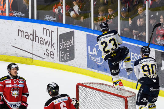 s Lias Andersson jublar