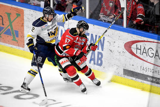 s Kristofer Berglund och Malmö Redhawks Konstantin Komarek