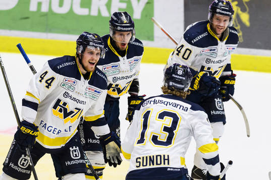 s Mikko Lehtonen jublar