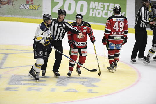 s Adam Almquist och Malmö Redhawks Ilari Filppula