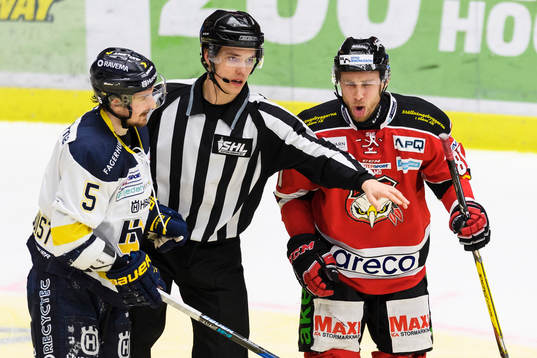 s Adam Almquist och Malmö Redhawks Ilari Filppula