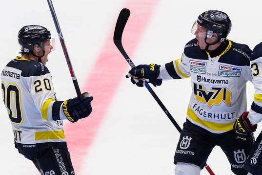 s Lawrence Pilut och Andreas Borgman jublar