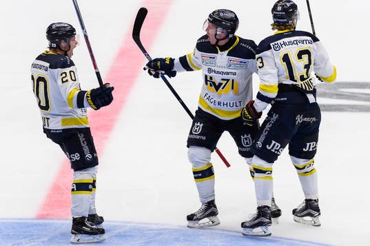 s Lawrence Pilut och Andreas Borgman jublar