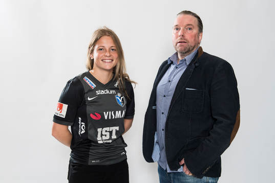 Växjös Anna Anvegård och General Manager Pierre Persson