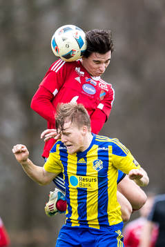 Sävedalens Felix Larsson högre i nickduellen mot