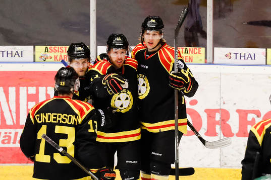 Brynäs Kevin Clark, Juuso Ikonen  och Oskar Lindblom jublar